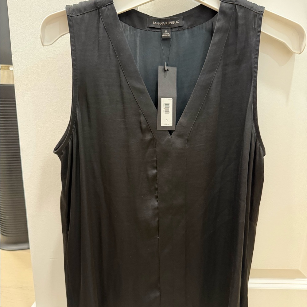 NWT Banana Republic black top